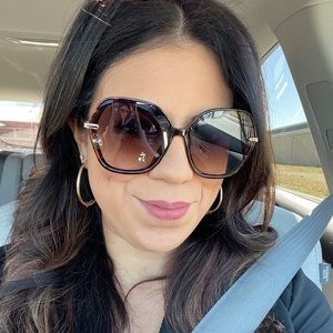 Meet your Posher, Marissa